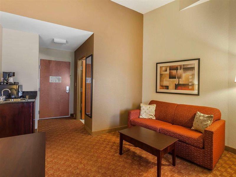 Comfort Suites Suffolk - Chesapeake Bagian luar foto