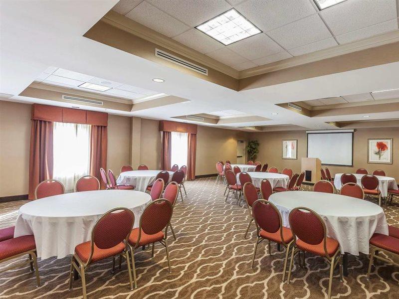 Comfort Suites Suffolk - Chesapeake Bagian luar foto