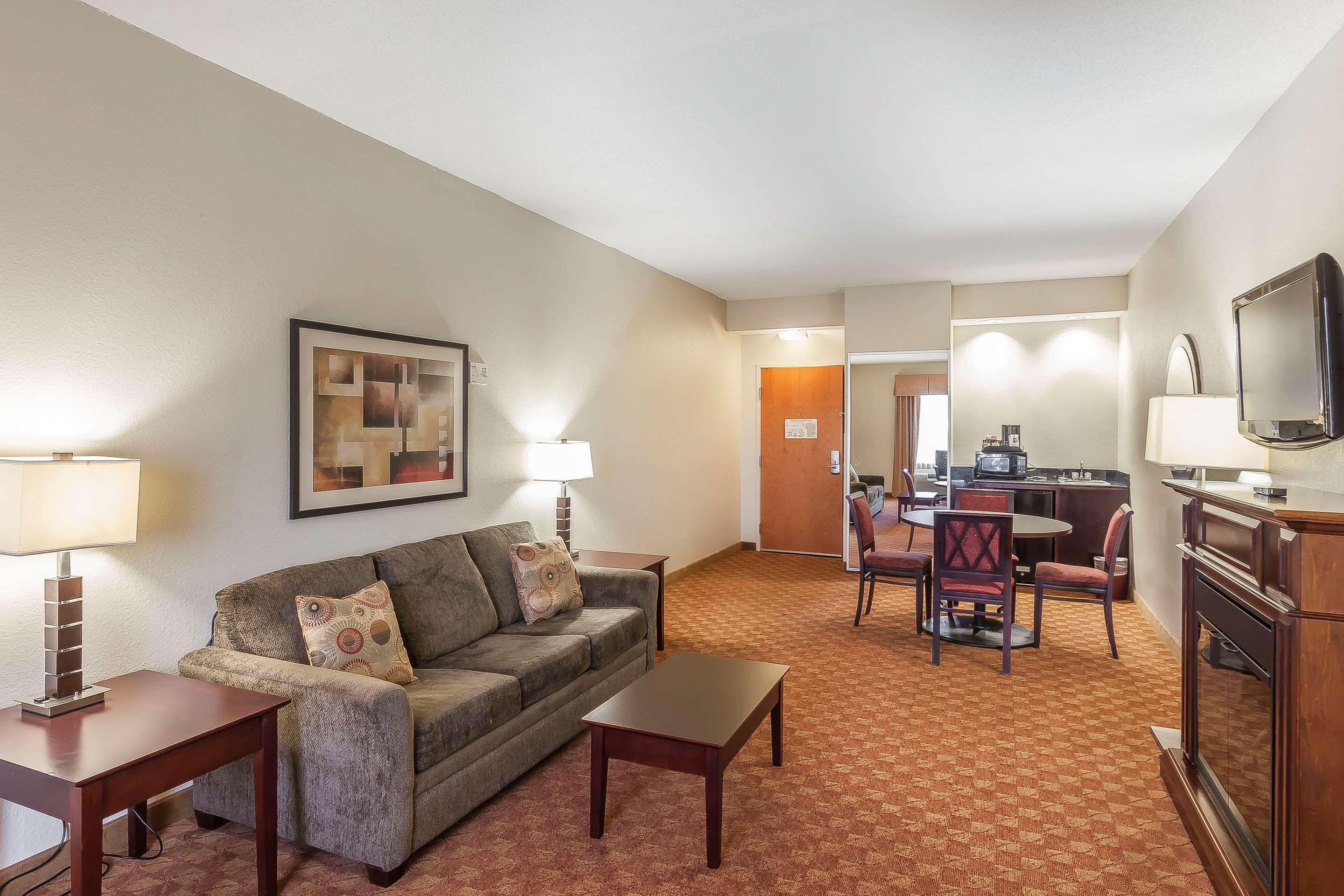Comfort Suites Suffolk - Chesapeake Bagian luar foto