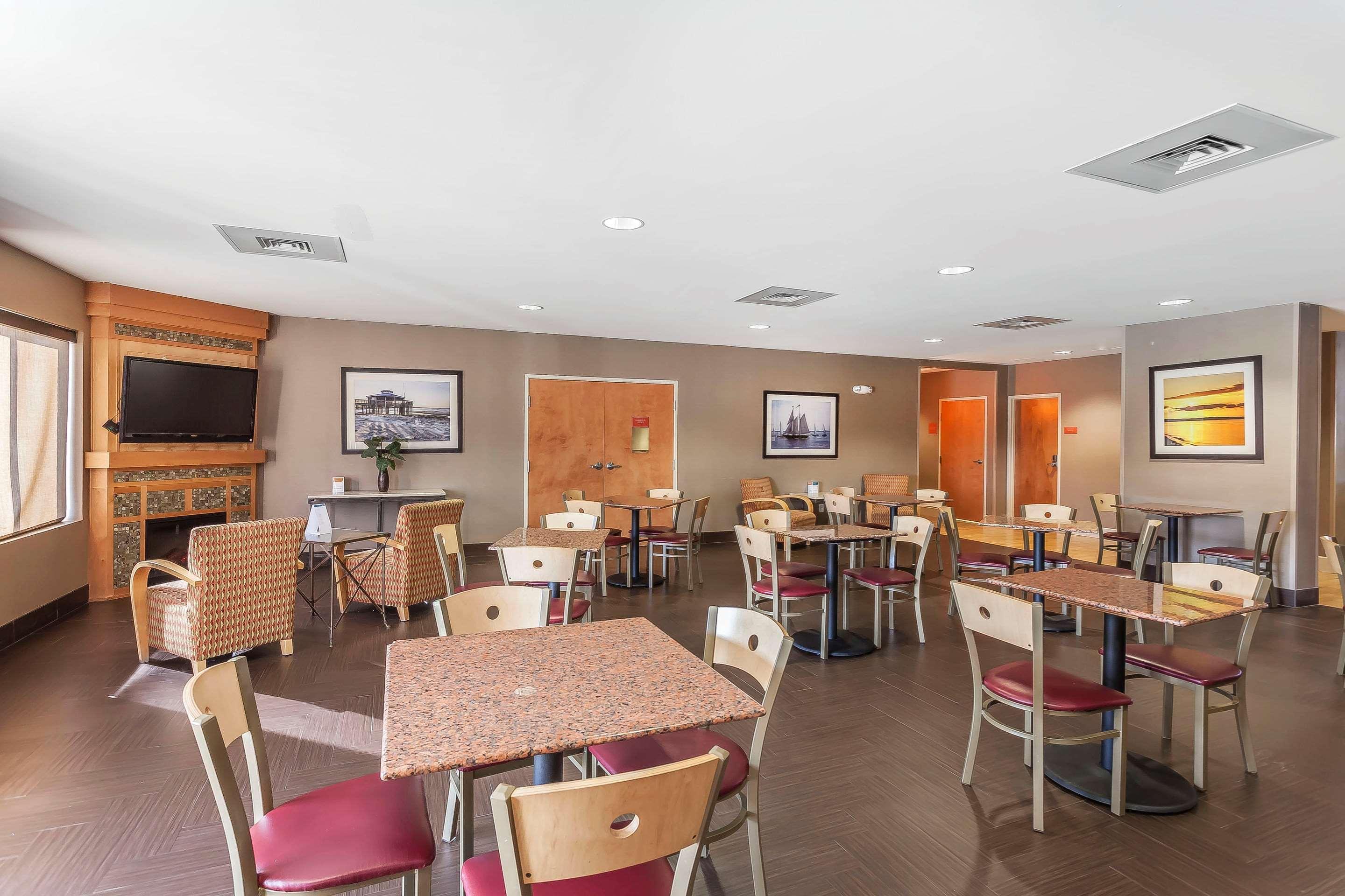 Comfort Suites Suffolk - Chesapeake Bagian luar foto