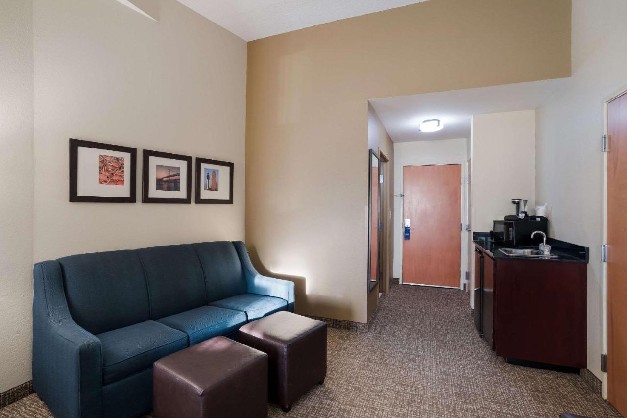 Comfort Suites Suffolk - Chesapeake Bagian luar foto