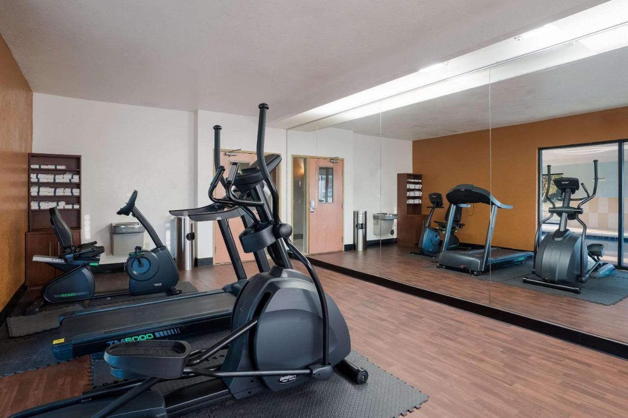 Comfort Suites Suffolk - Chesapeake Bagian luar foto