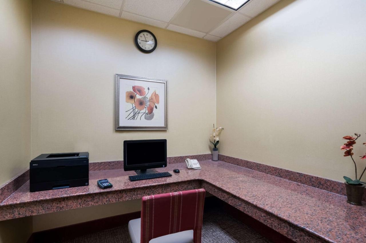 Comfort Suites Suffolk - Chesapeake Bagian luar foto