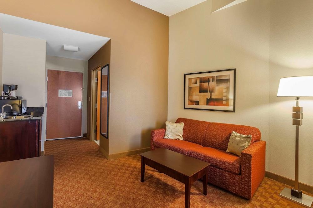 Comfort Suites Suffolk - Chesapeake Bagian luar foto