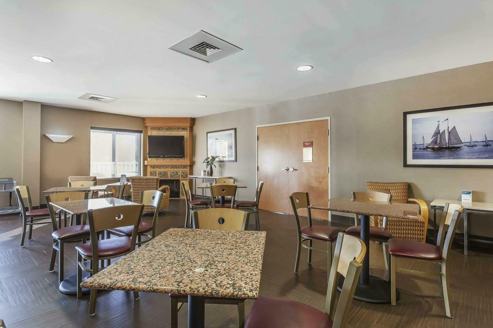 Comfort Suites Suffolk - Chesapeake Bagian luar foto