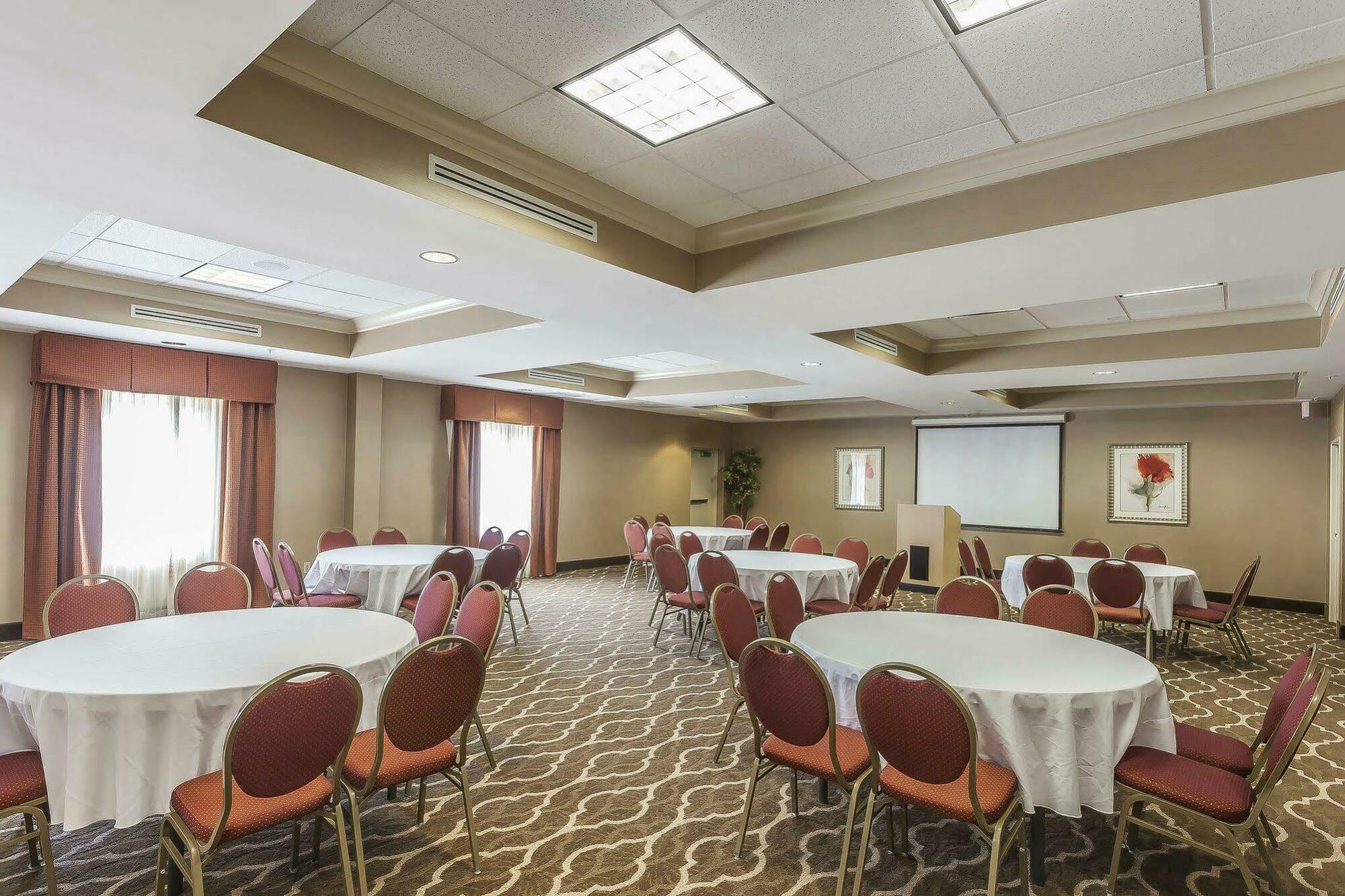 Comfort Suites Suffolk - Chesapeake Bagian luar foto